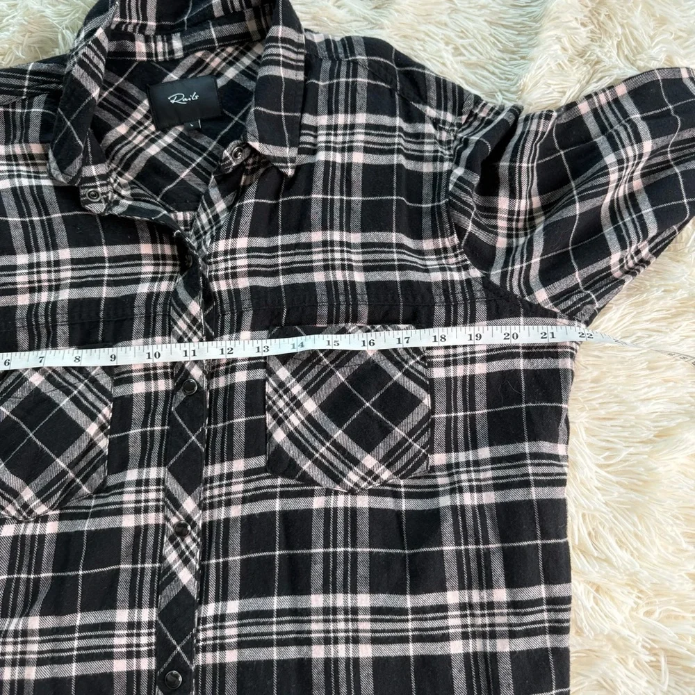 Rails Leo Onyx Peach Plaid Flannel Shirt with Frayed Hem Size Large